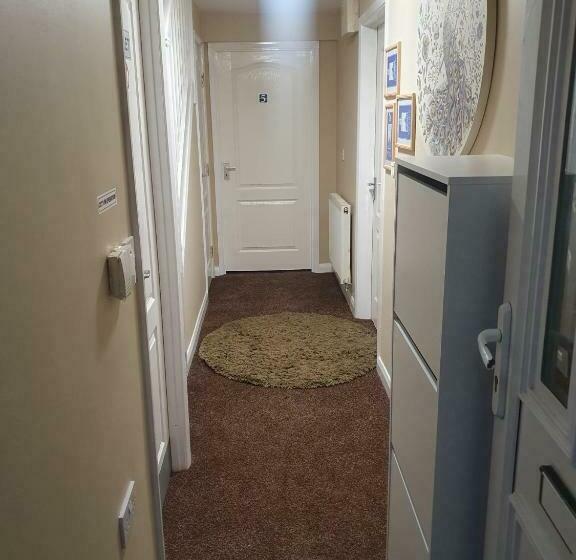 Bed and Breakfast Nhyl Homes