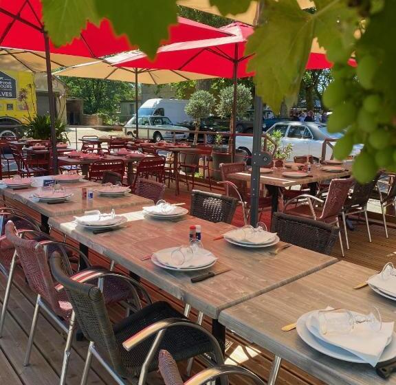 Отель Hôtel Restaurant L Escale Chez Mimi