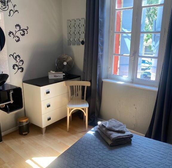 Отель Hôtel Restaurant L Escale Chez Mimi