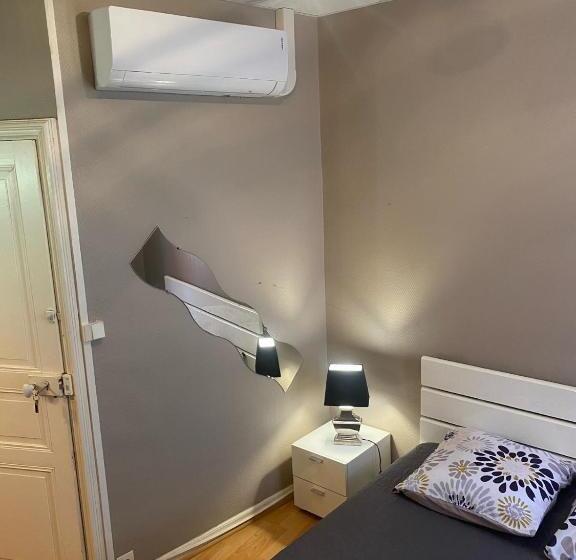 Отель Hôtel Restaurant L Escale Chez Mimi