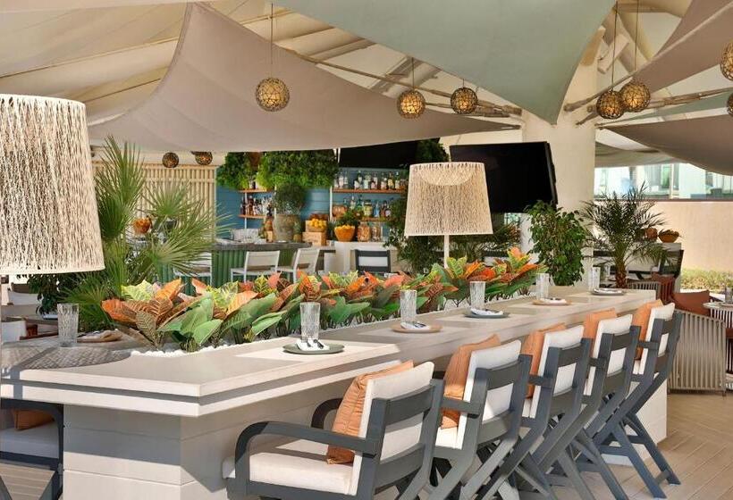 هتل Marriott Resort Palm Jumeirah, Dubai