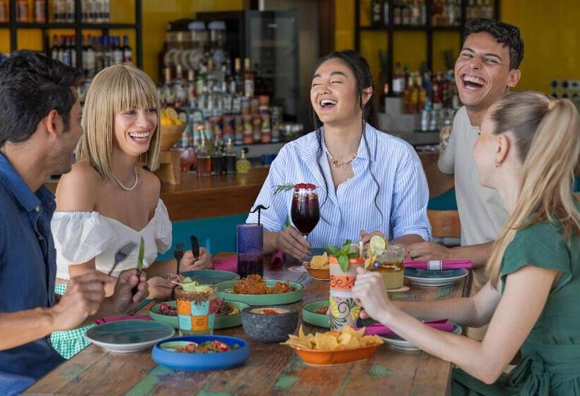 هتل Marriott Resort Palm Jumeirah, Dubai