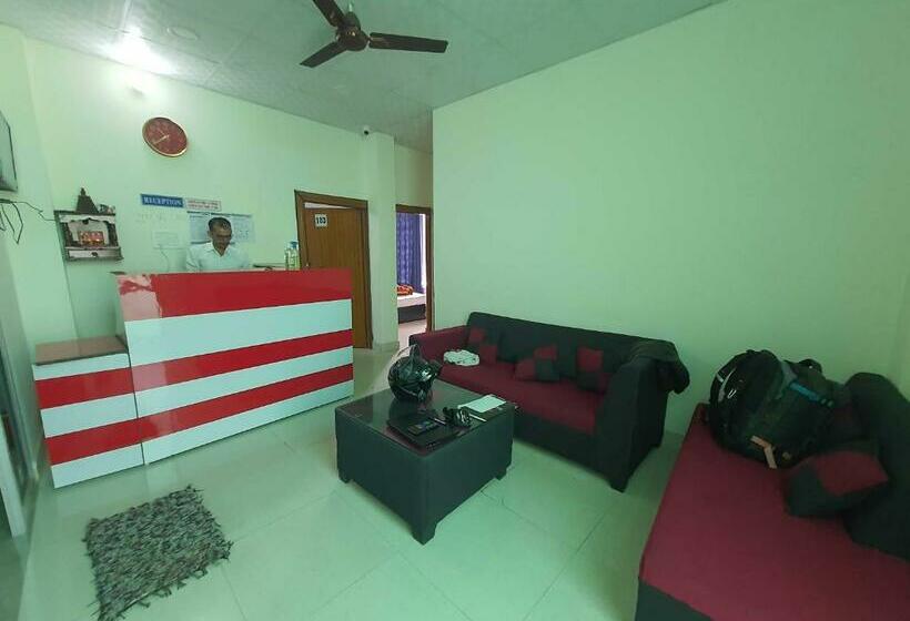 فندق Pop 89652  Grand