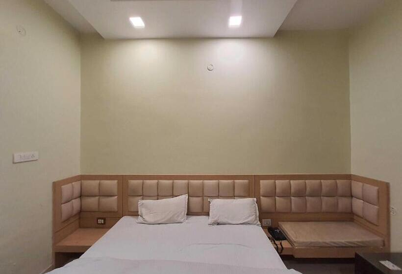 فندق Pop 89652  Grand