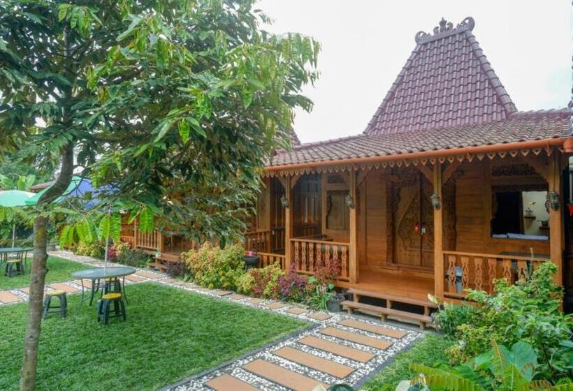 ホテル Reddoorz Syariah Near Terminal Mendolo Wonosobo 2