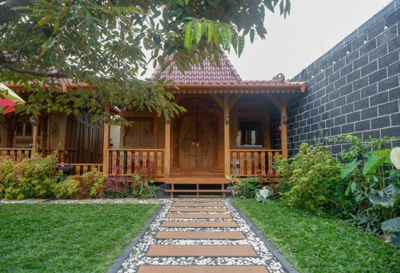 ホテル Reddoorz Syariah Near Terminal Mendolo Wonosobo 2