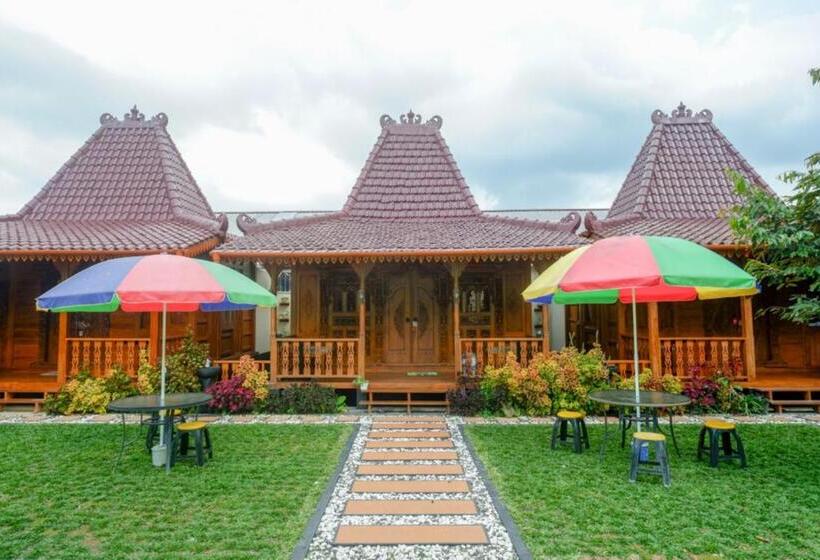 ホテル Reddoorz Syariah Near Terminal Mendolo Wonosobo 2