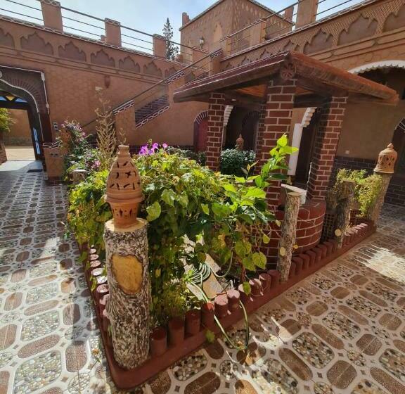 ペンション Kasba Ifri