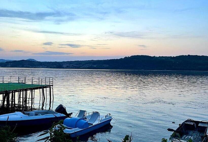 پانسیون La Ponton Adakale