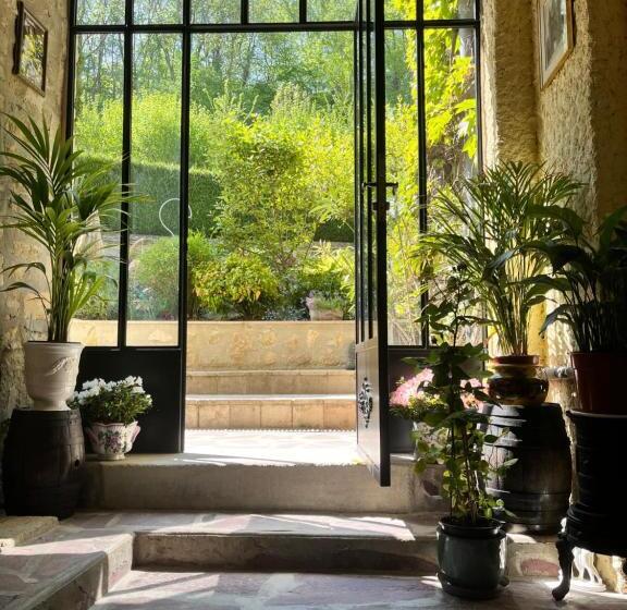 פנסיון Le Mas De Retheuil