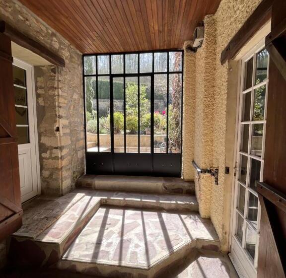 פנסיון Le Mas De Retheuil