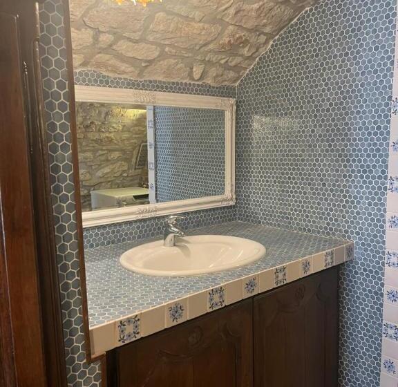بنسيون Le Mas De Retheuil