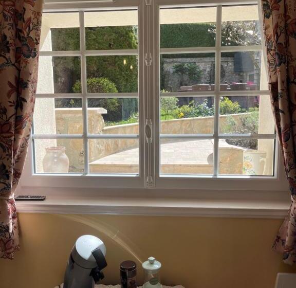 פנסיון Le Mas De Retheuil