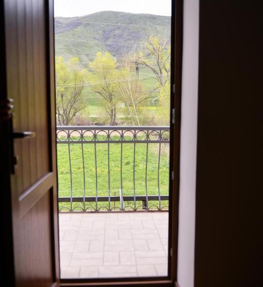 بنسيون Manana Guesthouse