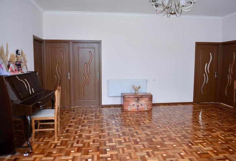 بنسيون Manana Guesthouse