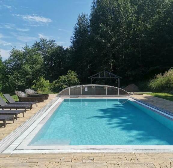 ペンション Penzion Myslivna Mukařov