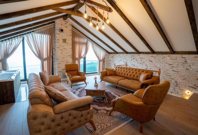 Poison Garden Sui̇te