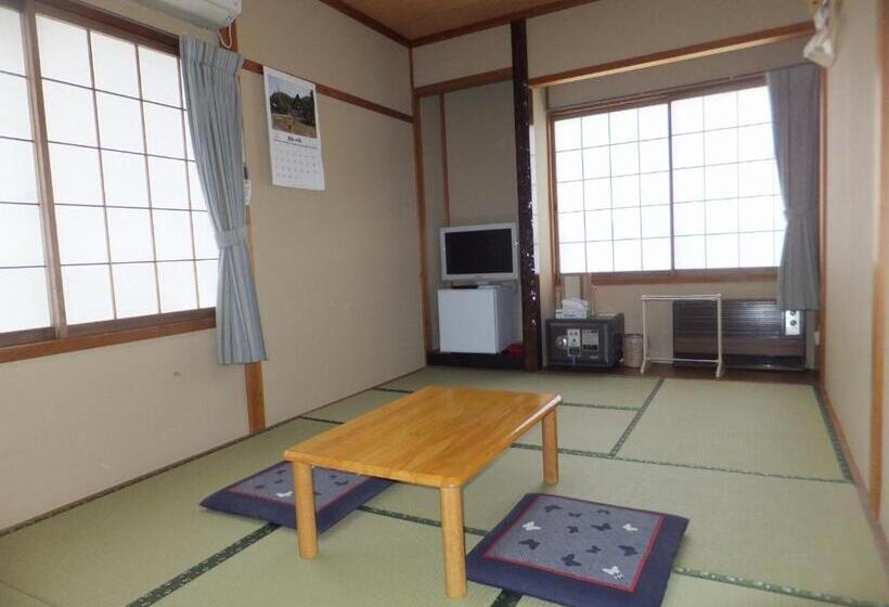 ユースホステル Minshuku Iwatakan