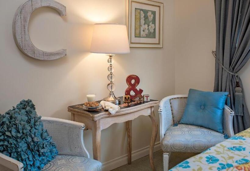 مبيت وإفطار Clementine S Guest House & Vacation Rentals