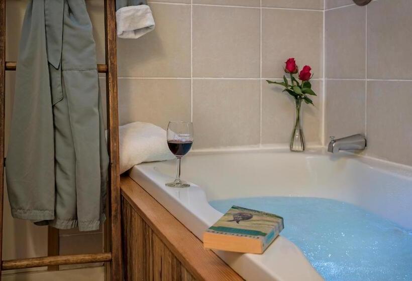 مبيت وإفطار Clementine S Guest House & Vacation Rentals