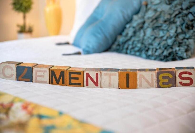 مبيت وإفطار Clementine S Guest House & Vacation Rentals