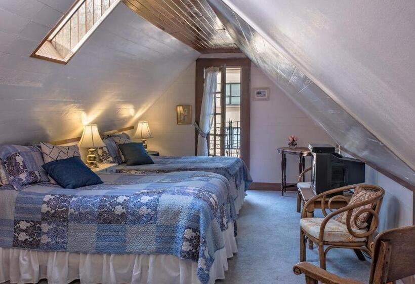 مبيت وإفطار Clementine S Guest House & Vacation Rentals