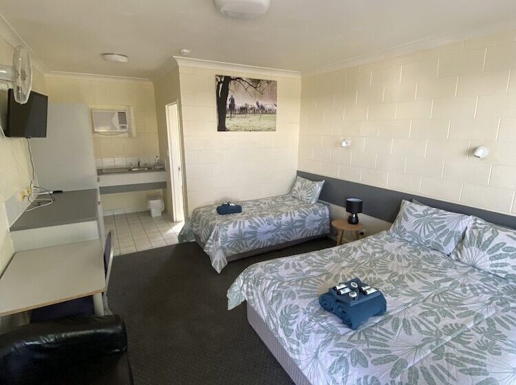 Central Point Motel