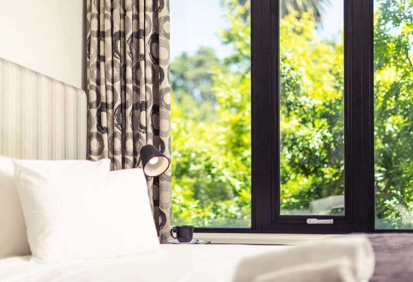 Comfort Hotel East Melbourne