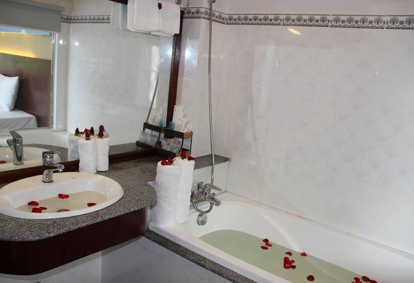 Gm Doc Let Beach Resort & Spa