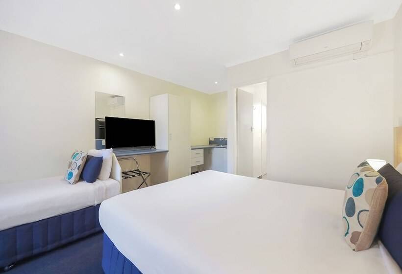 Hamilton Townhouse Motel