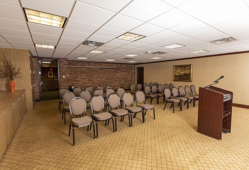 Hillsdale College Dow Hotel And Conference Center