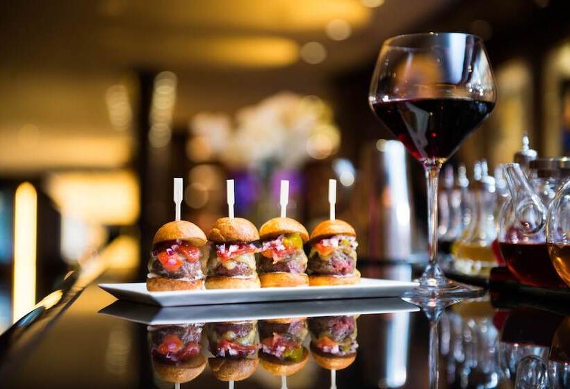 בית מלון כפרי 45 Park Lane  Dorchester Collection