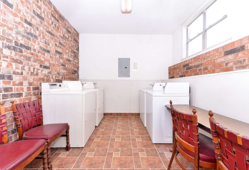 בית מלון כפרי Americas Best Value Inn Schulenburg