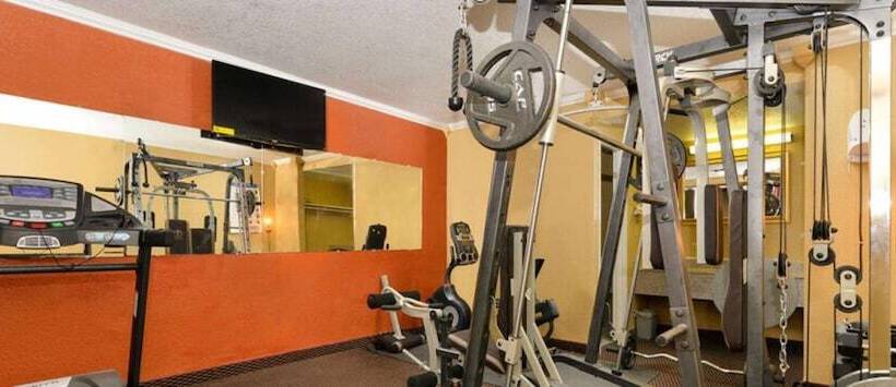 בית מלון כפרי Americas Best Value Inn Schulenburg