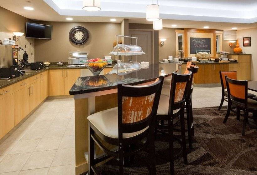 فندق Americinn By Wyndham Waupun