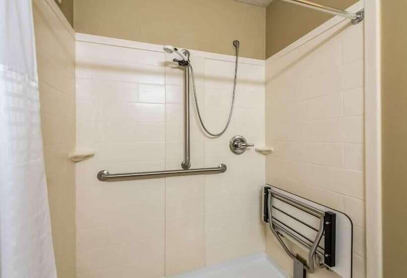 בית מלון כפרי Amerivu Inn And Suites  Chisago City