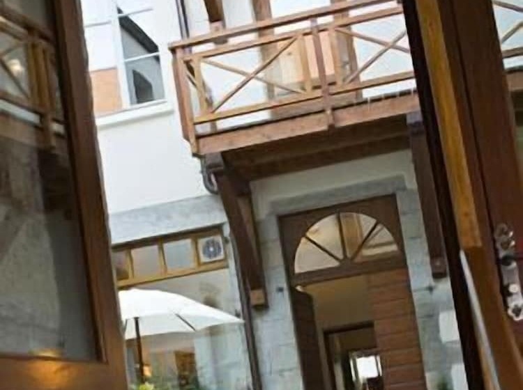 Appart Hotel Charles Sander