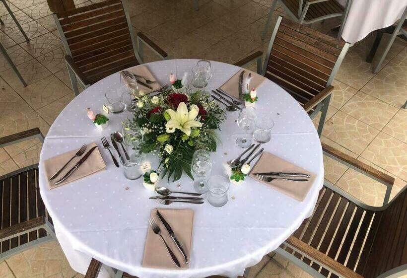 فندق Au Feu De Bois