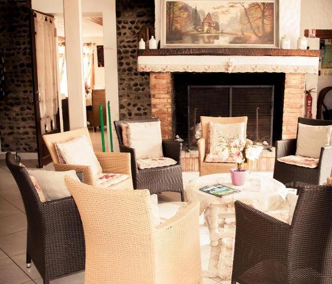 فندق Au Feu De Bois