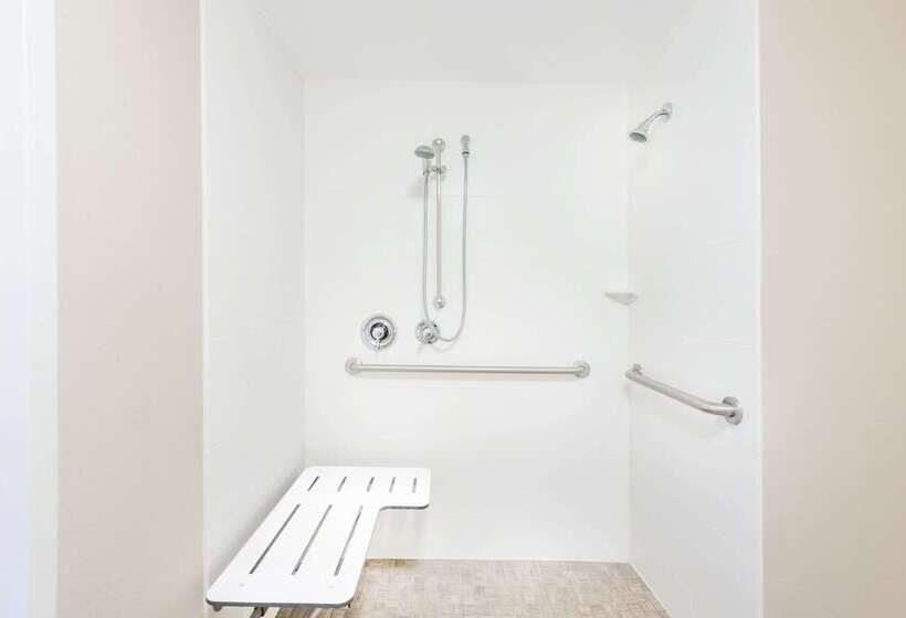 ホテル Baymont By Wyndham Erie