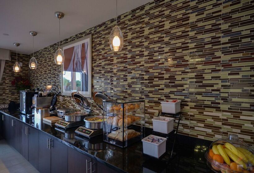 בית מלון כפרי Best Western Casino Inn