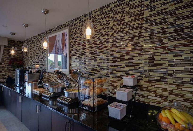 فندق Best Western Casino Inn