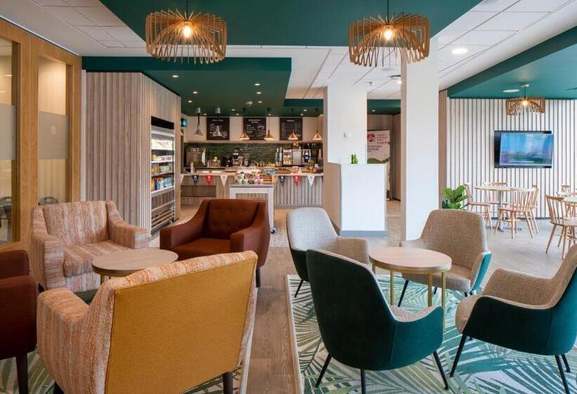 Отель Bisham Abbey National Sports Centre