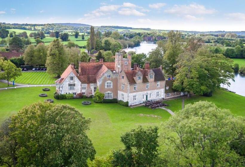 Отель Bisham Abbey National Sports Centre