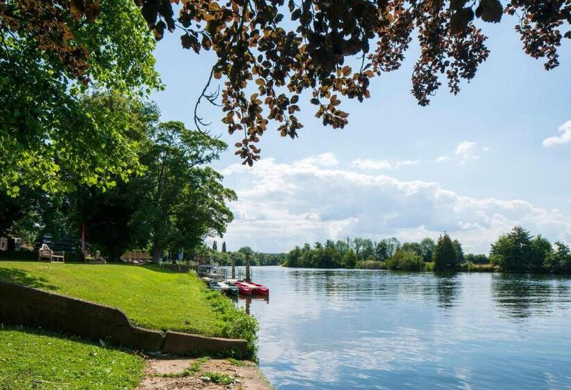 Отель Bisham Abbey National Sports Centre