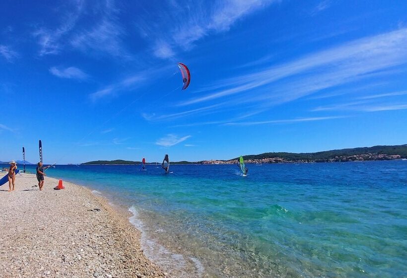 Отель Mobile Homes Camp Perna Adriatic Kampovi