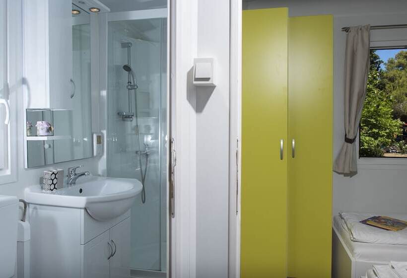 酒店 Mobile Homes Camp Perna   Adriatic Kampovi