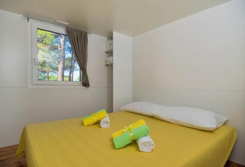 Отель Mobile Homes Camp Perna Adriatic Kampovi