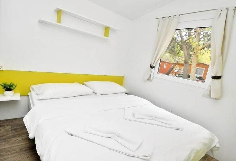 酒店 Mobile Homes Camp Perna   Adriatic Kampovi