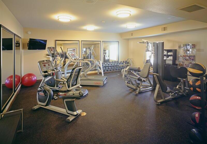 فندق Candlewood Suites Fort Collins, An Ihg